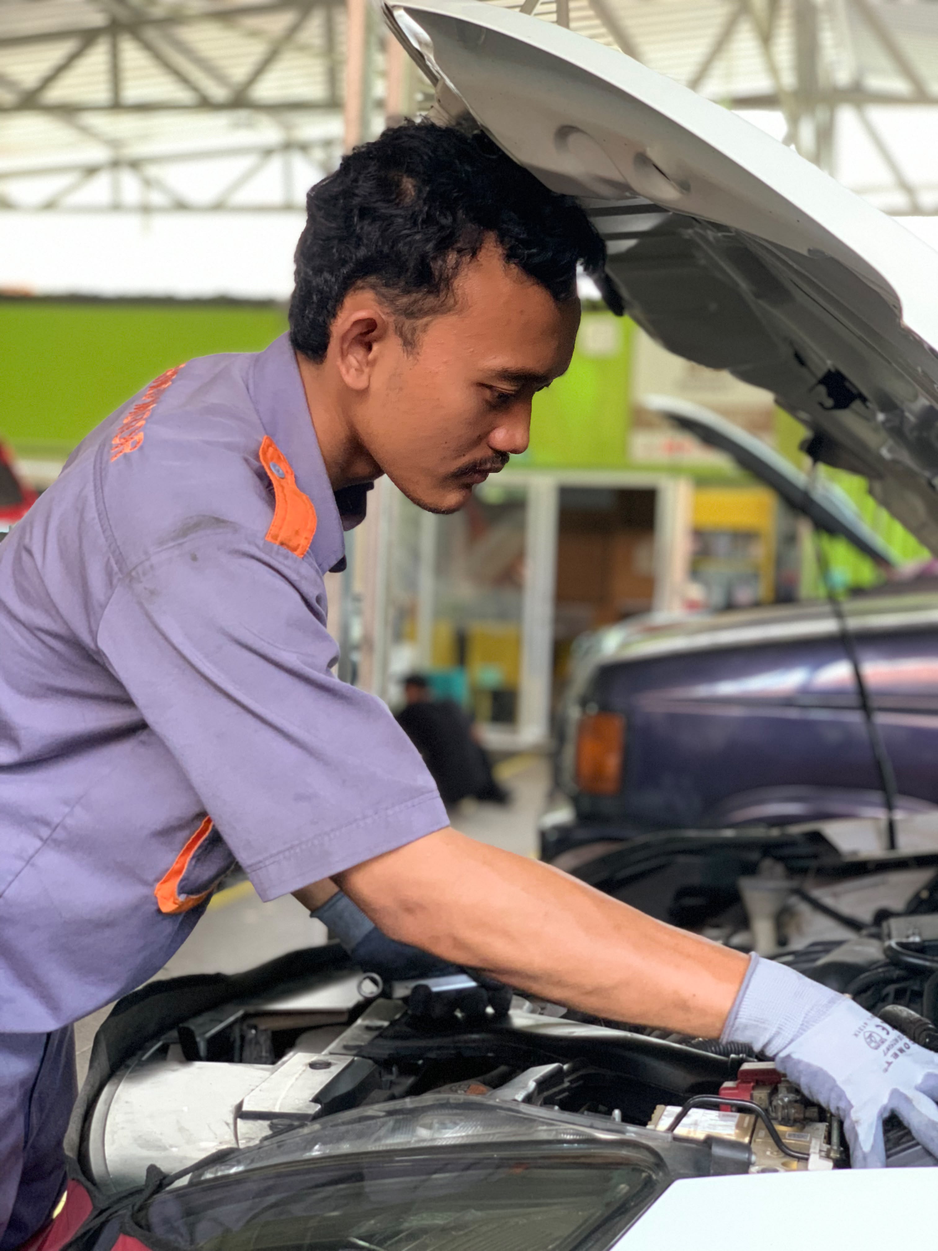 Layanan service mobil